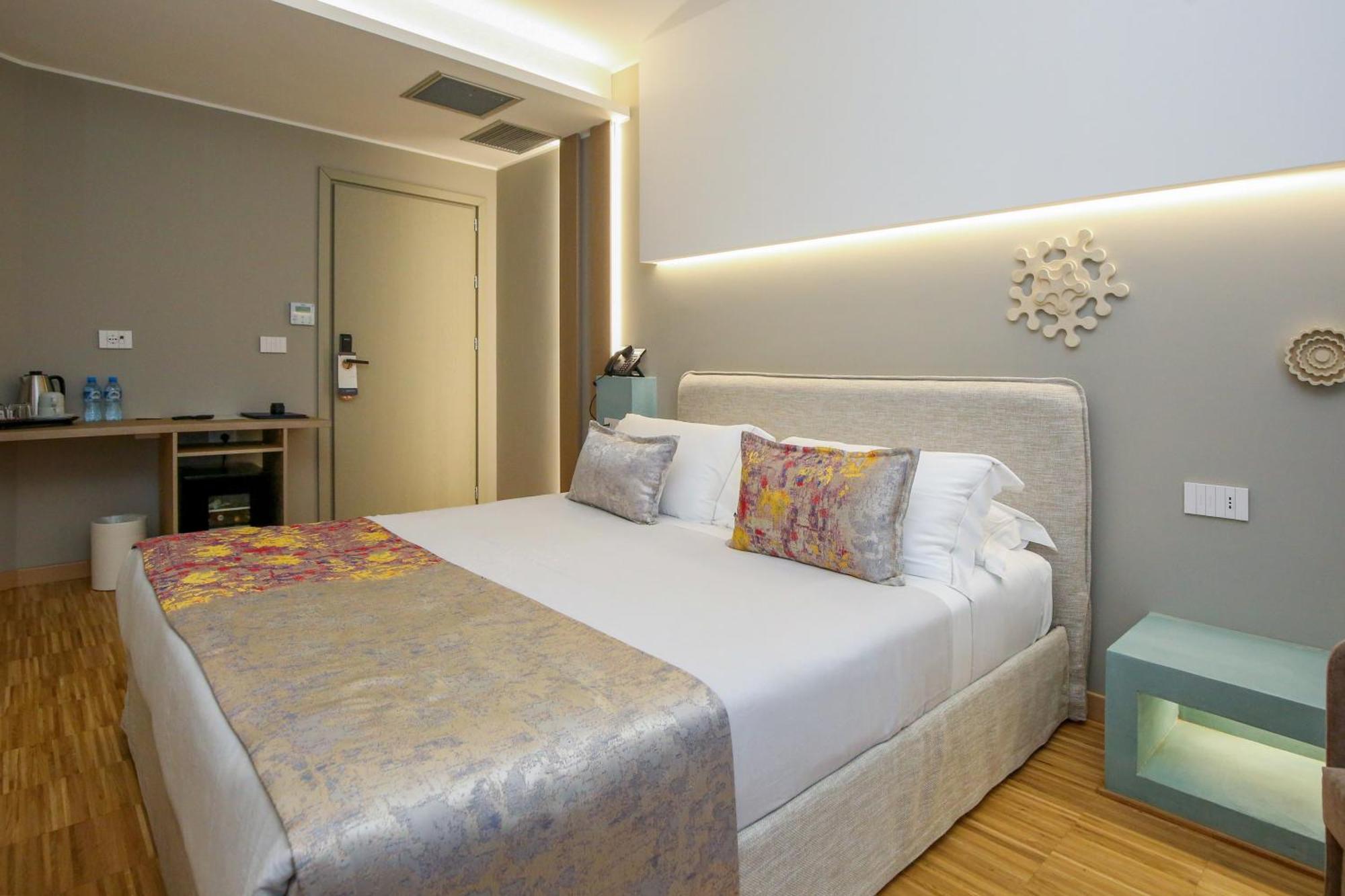 Hotel Vlora Priam, Affiliated By Melia Exterior foto