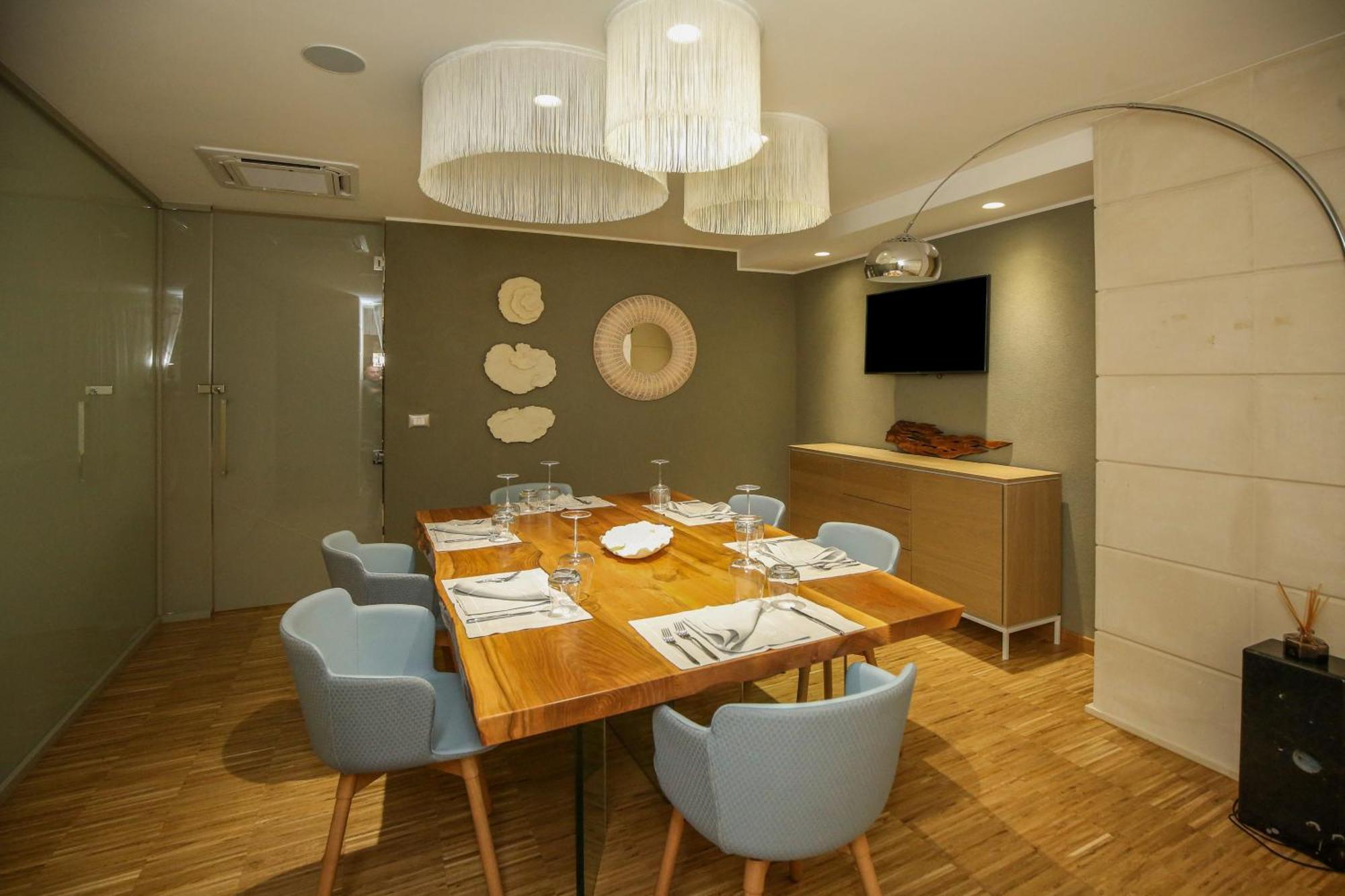 Hotel Vlora Priam, Affiliated By Melia Exterior foto
